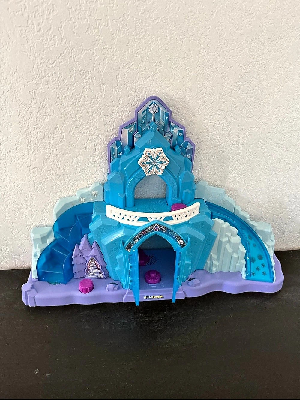 Fisher-Price Little People Disney Frozen Elsa's Ice Palace Playset no figures